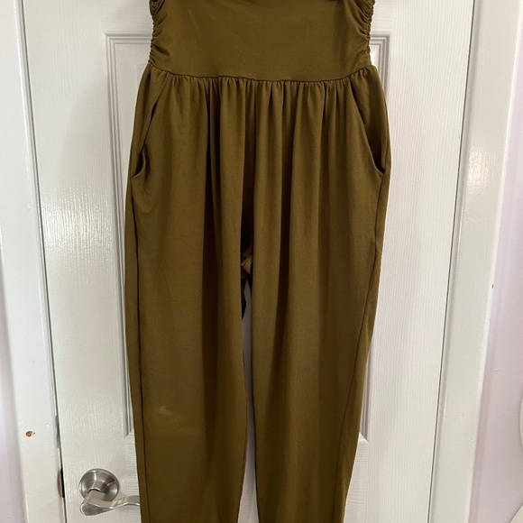 DIBAOLONG -ARMY GREEN  Yoga Joggers with Pockets - Picture 2 of 8